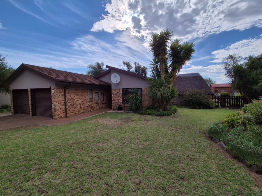 4 Bedroom Property for Sale in Heuwelsig Free State